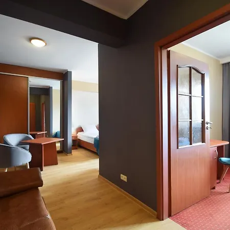 מלון Baltic Park Grand Inn By The Beach, Baltyk Park Grand, 60 M Plaza